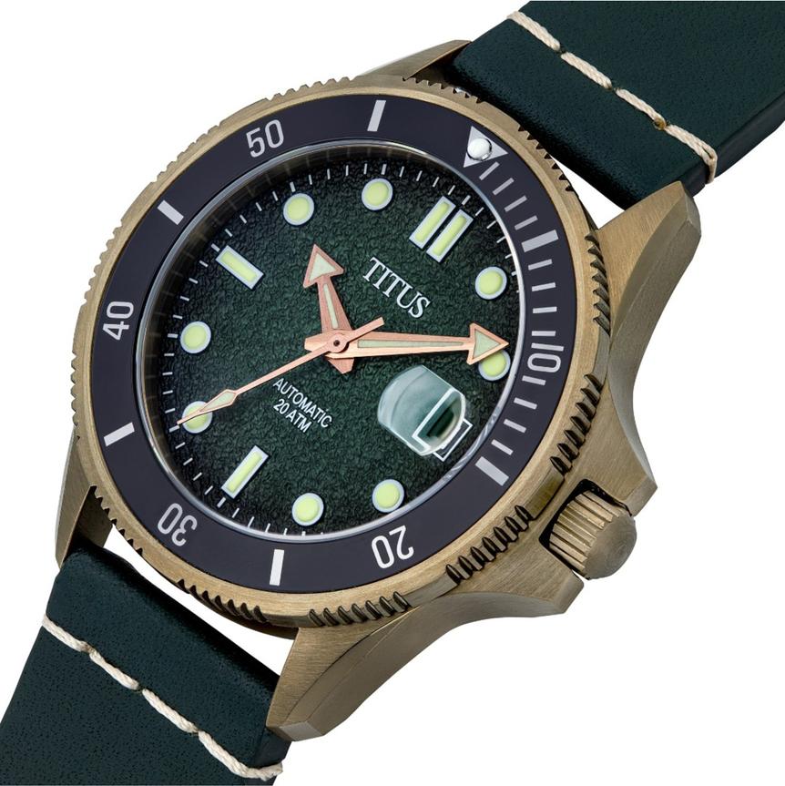 Valor三針日期顯示自動機械皮革腕錶 W06-03250-014